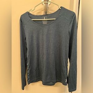 On Running long sleeve t-shirt (women’s M)